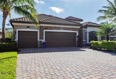 9380 Vercelli Ct Naples FL 34113
