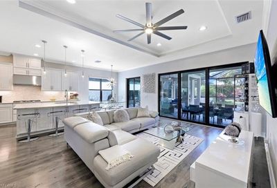 8696 Dilillo Ct Naples FL 34119
