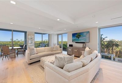 6897 Grenadier Blvd Naples FL 34108