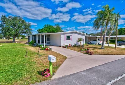 528 Charlemagne Blvd Naples FL 34112