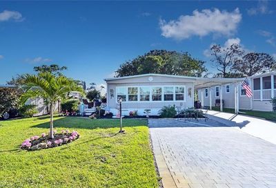 38 Le Mans Dr Naples FL 34112