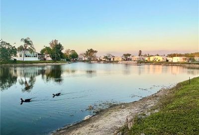 531 Cape Florida Ln Naples FL 34104