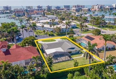2870 Leeward Ln Naples FL 34103