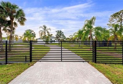 687 23rd St SW Naples FL 34117
