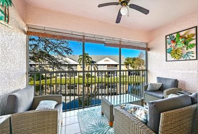 150 Pebble Shores Dr E Naples FL 34110