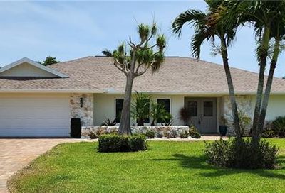 2218 Regal Way Naples FL 34110