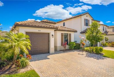 8828 Madrid Cir Naples FL 34104