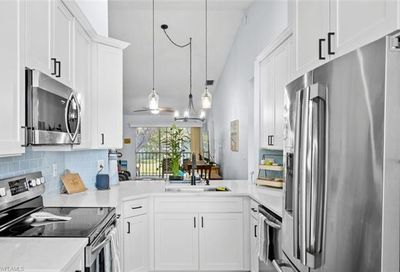 137 Wading Bird Cir Naples FL 34110