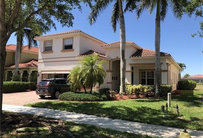 1747 Sarazen Pl Naples FL 34120