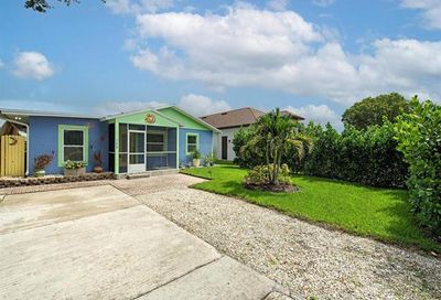 785 102nd Ave N Naples FL 34108