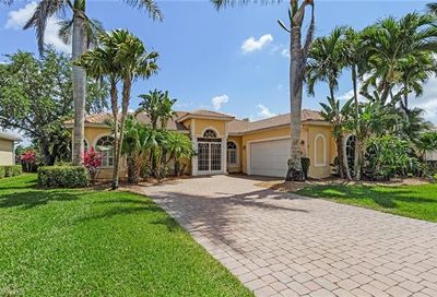 3632 Recreation Ln Naples FL 34116