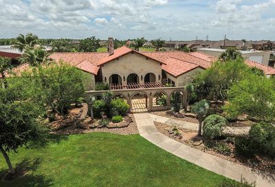 2517 Sierra Madre Friendswood TX 77546