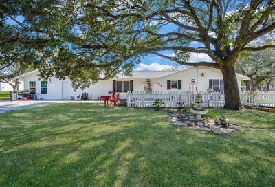 403 S Wharton Street Louise TX 77455