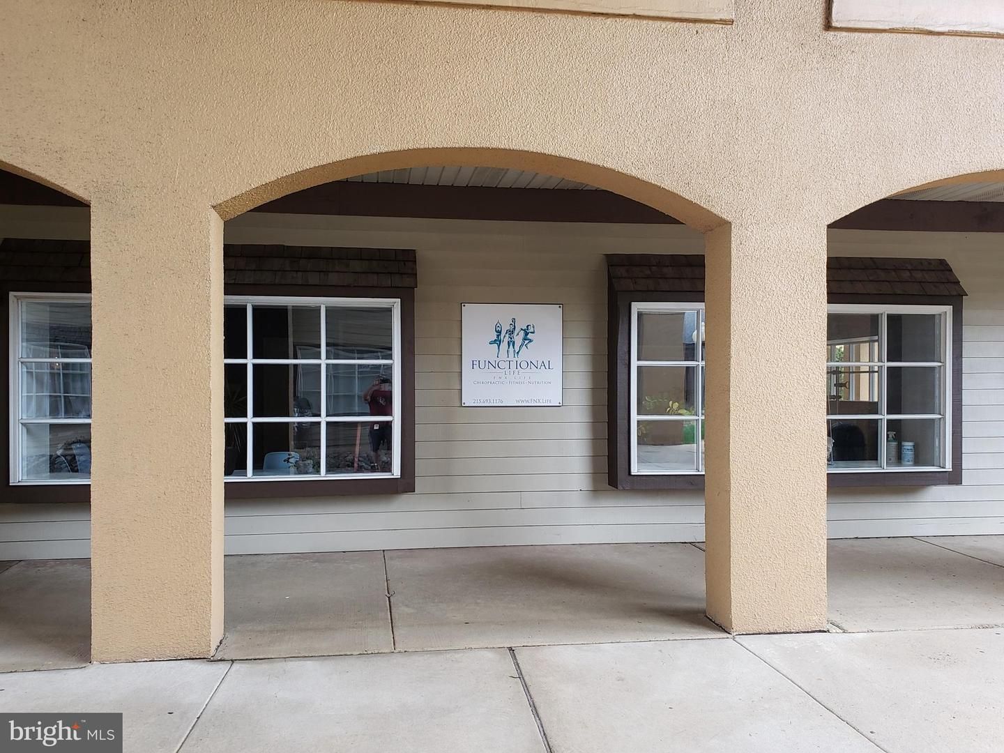 15 Village Square 2214 And 2215