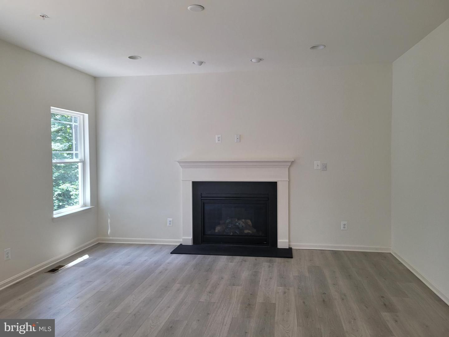 2909 Willoughby Beach Road