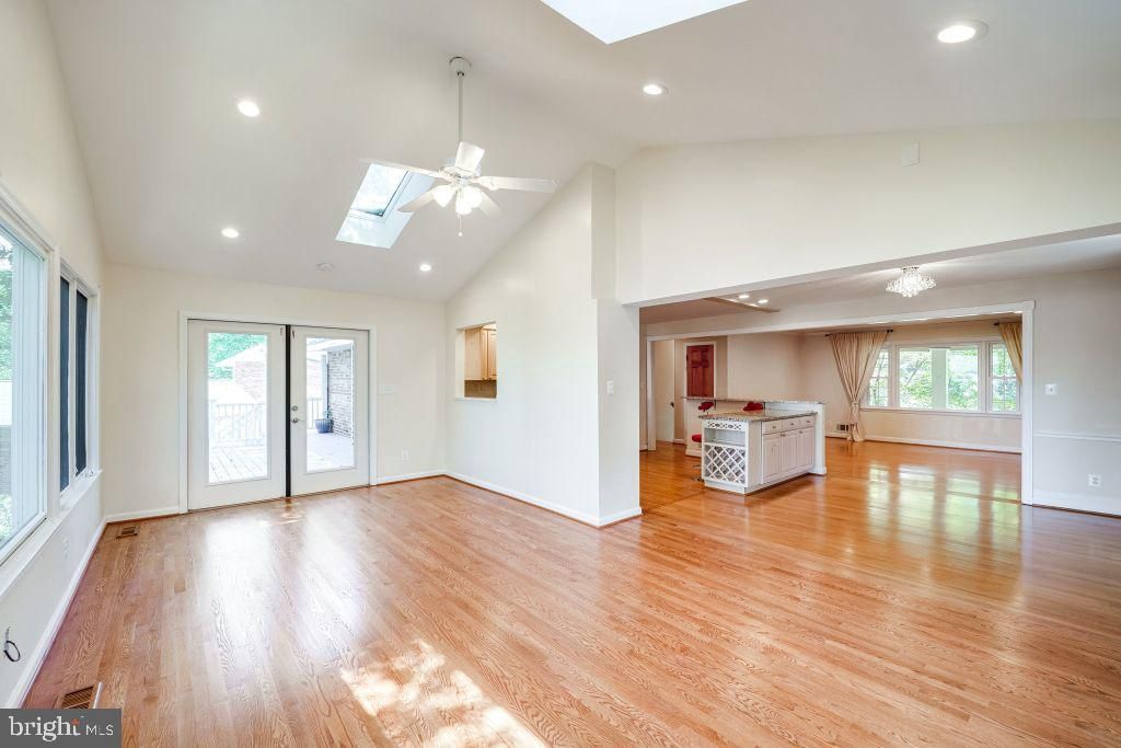 8916 Mangum Place