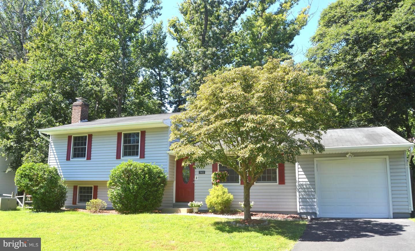 7902 Cliff Rock Court