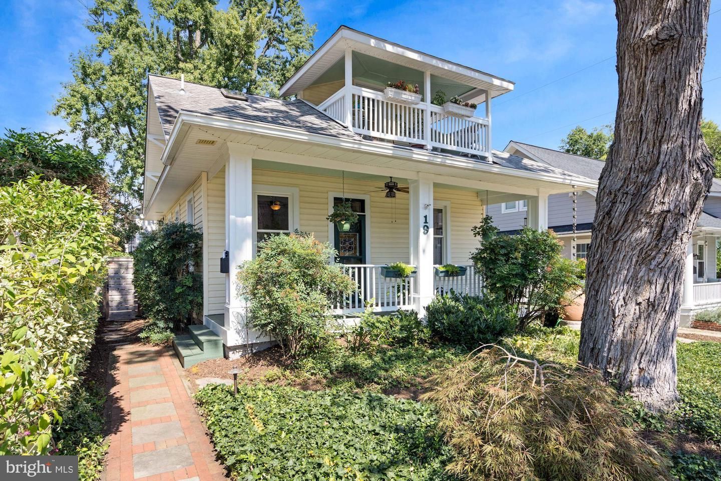 19 W Wyatt Avenue