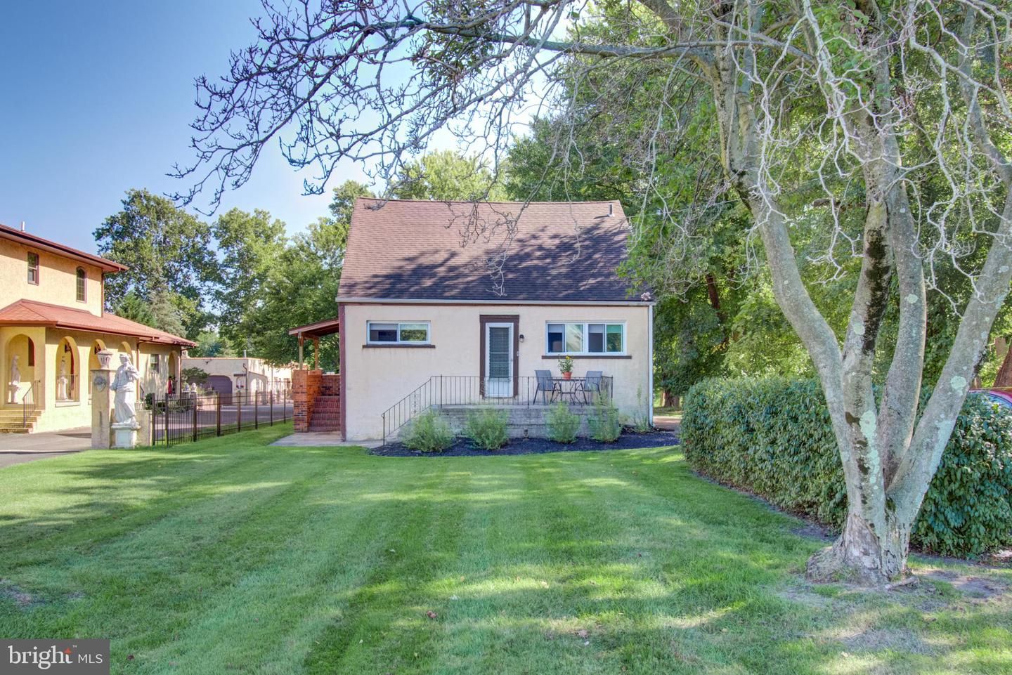 869 Edinburg Road
