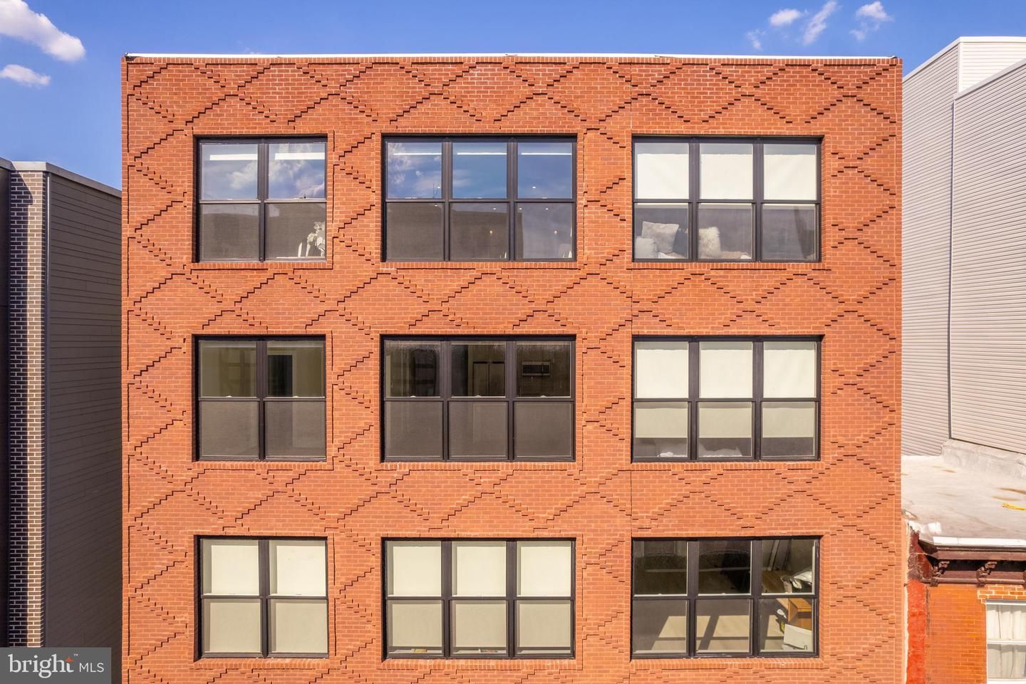 1533-5 Ridge Ave