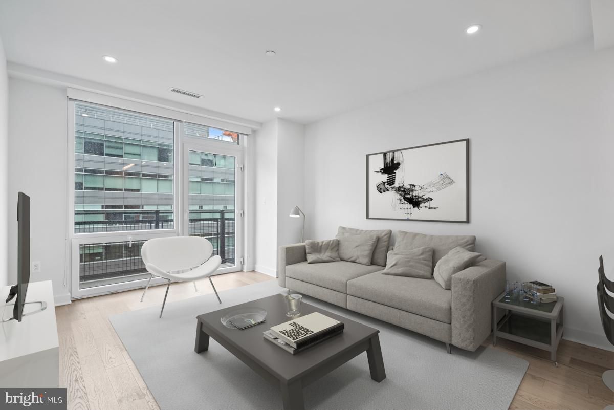 37 L Street SE 901