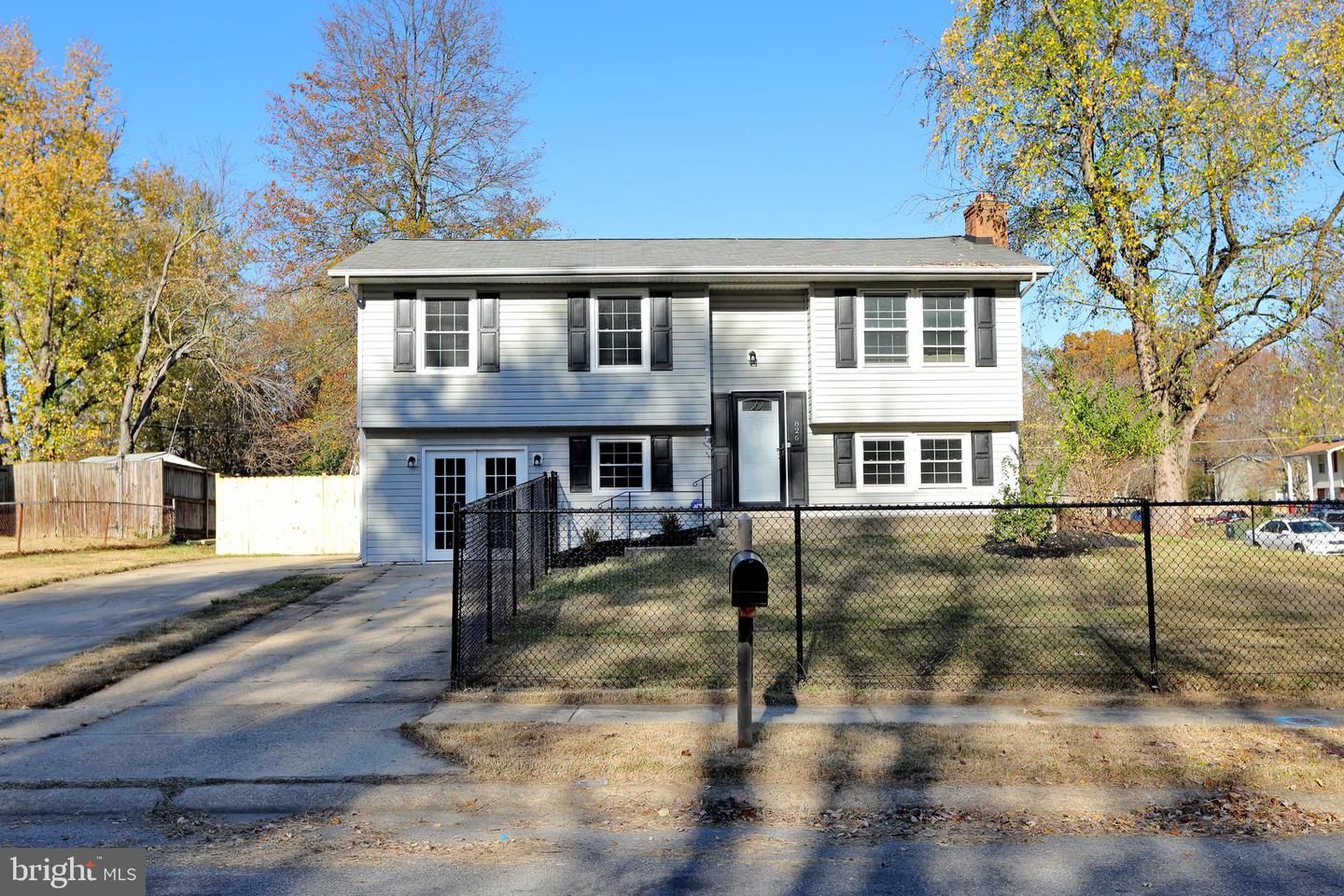 826 Kenyon Avenue