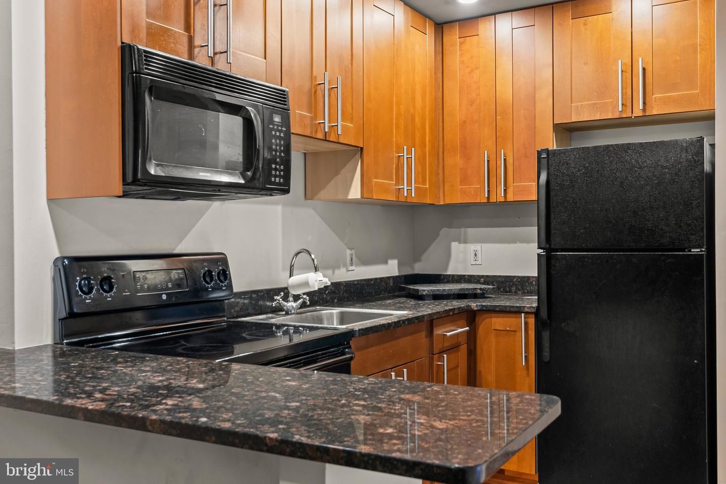 1324 Locust Street 825
