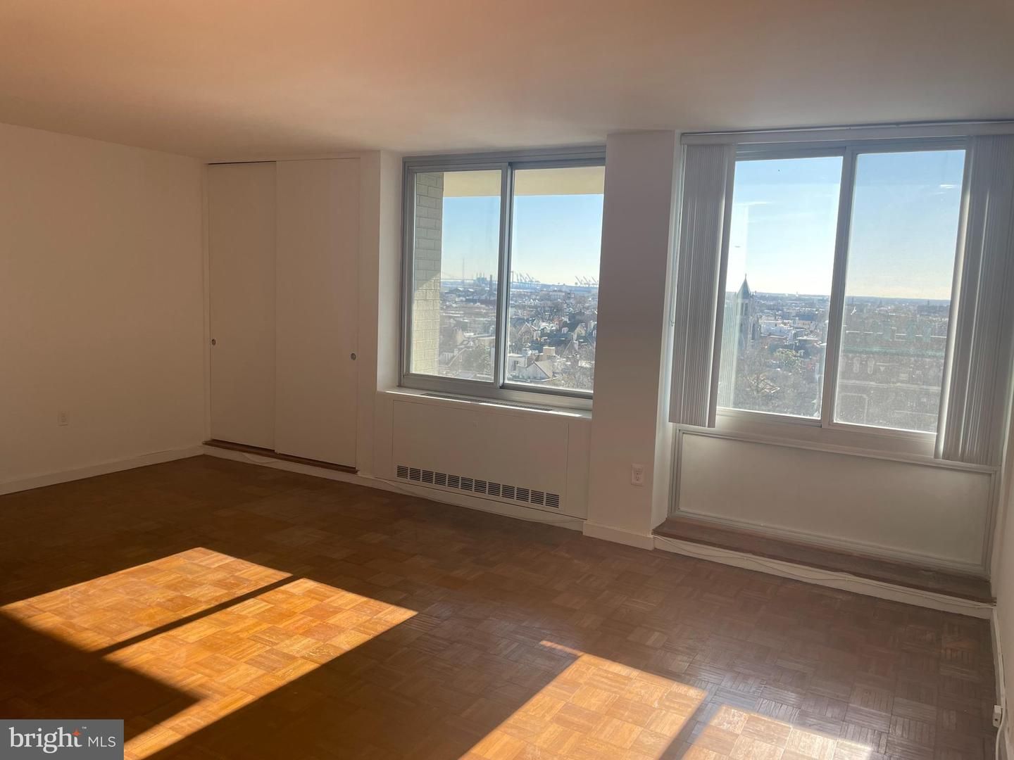 604 S Washington Square 905