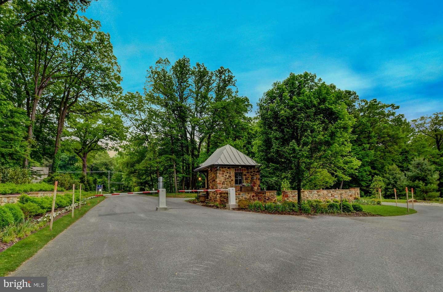 1211 Volpe Ct