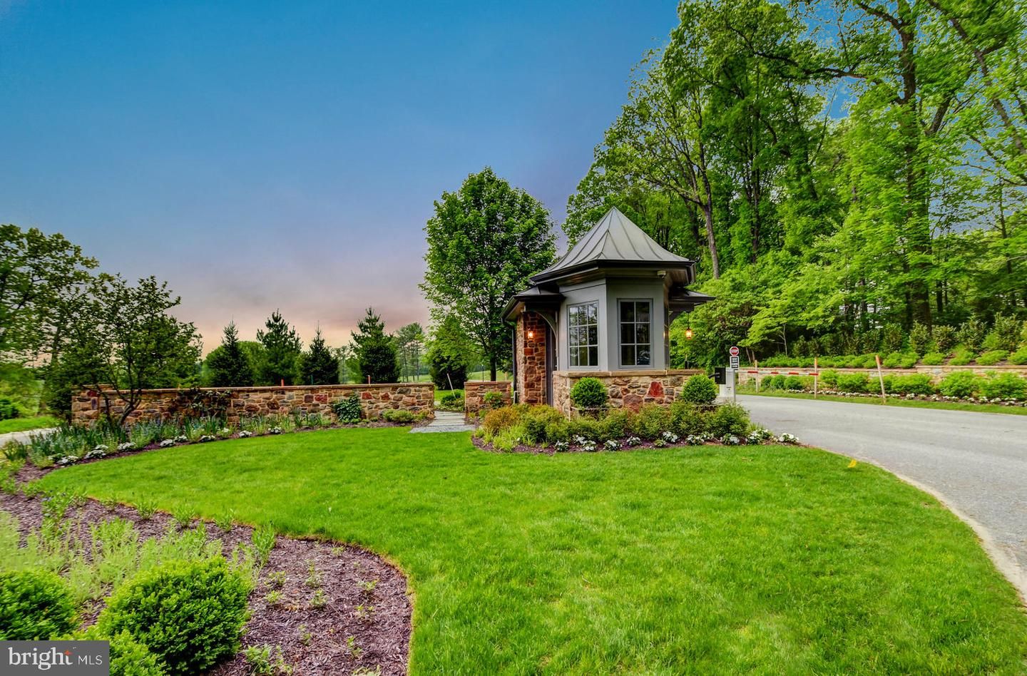 1211 Volpe Ct