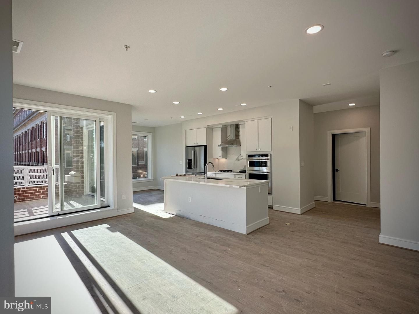 635 Slaters Lane 202