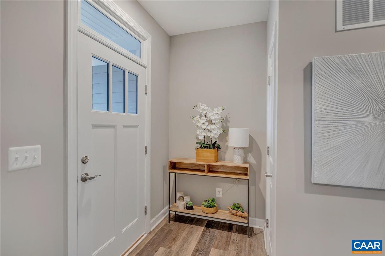 33 Thicket Run Dr