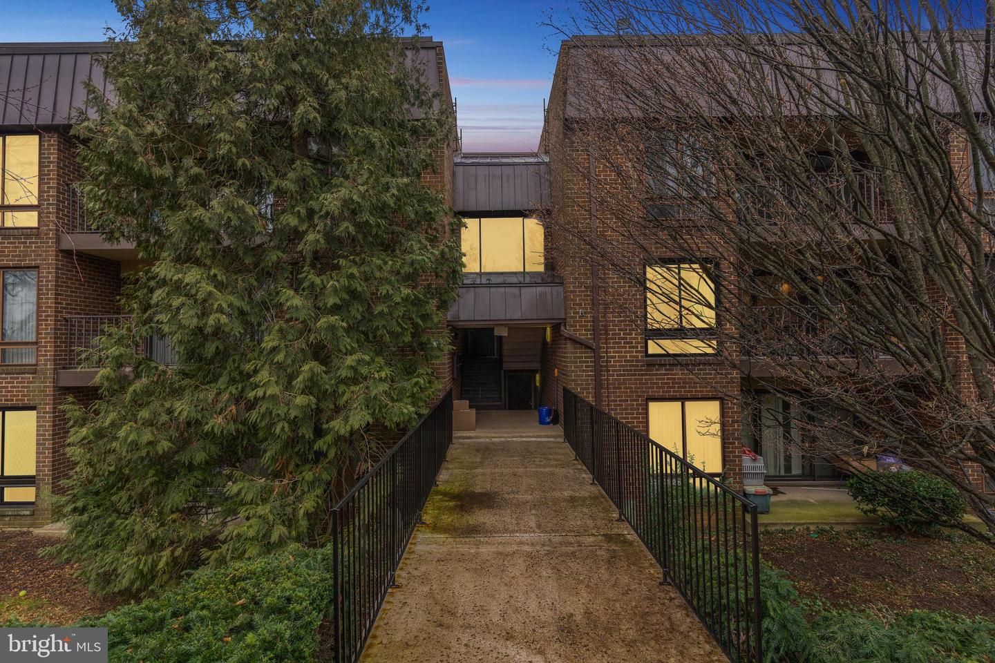 132 Roberts Lane 303