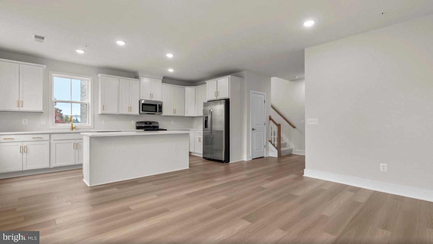 21795 Croxley Terrace