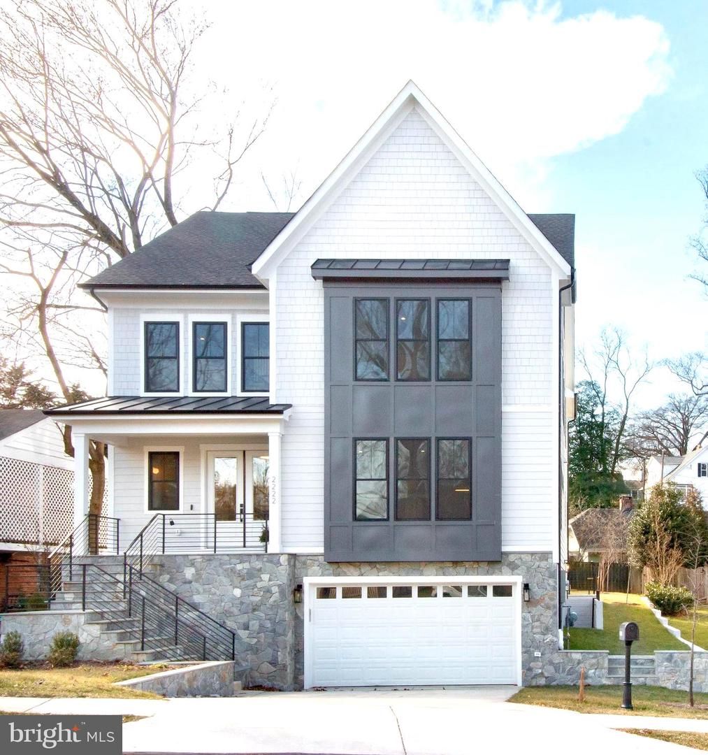 2222 N Vermont Street