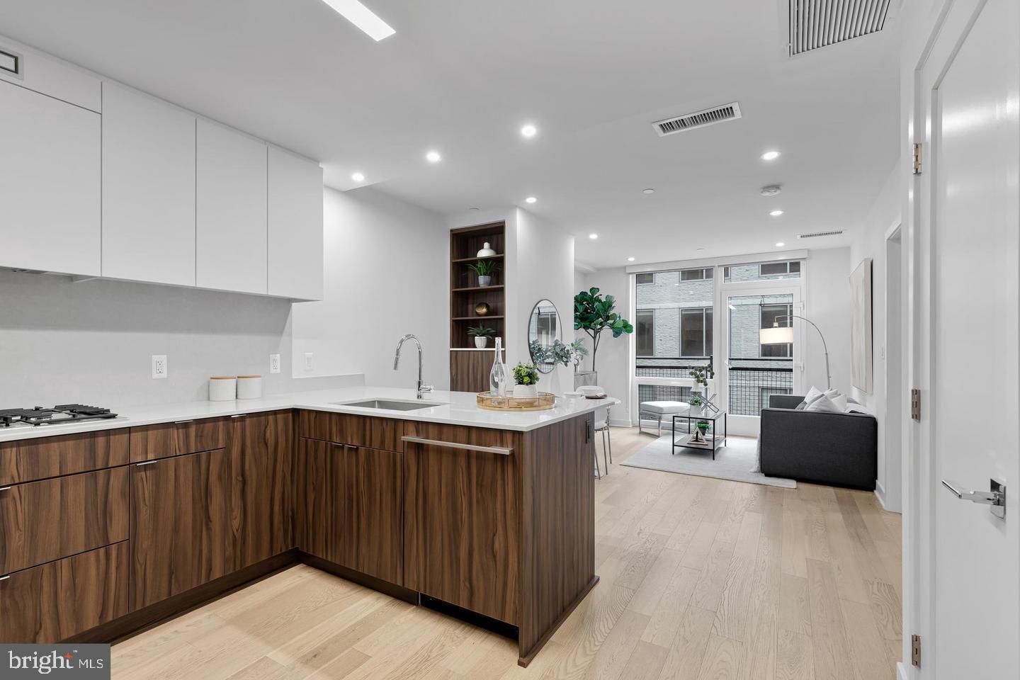 37 L Street SE 1105