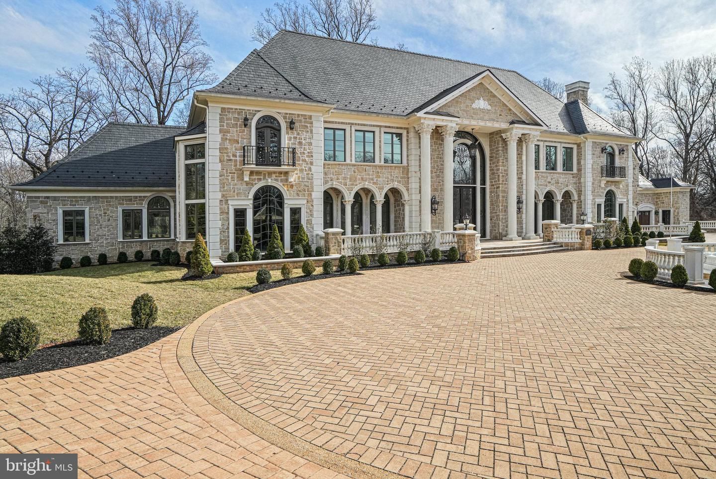 9305 Inglewood Court