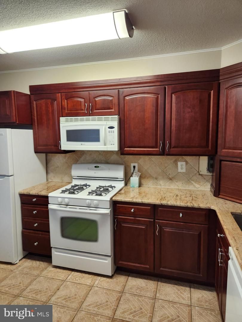 1300 Army Navy Drive 625