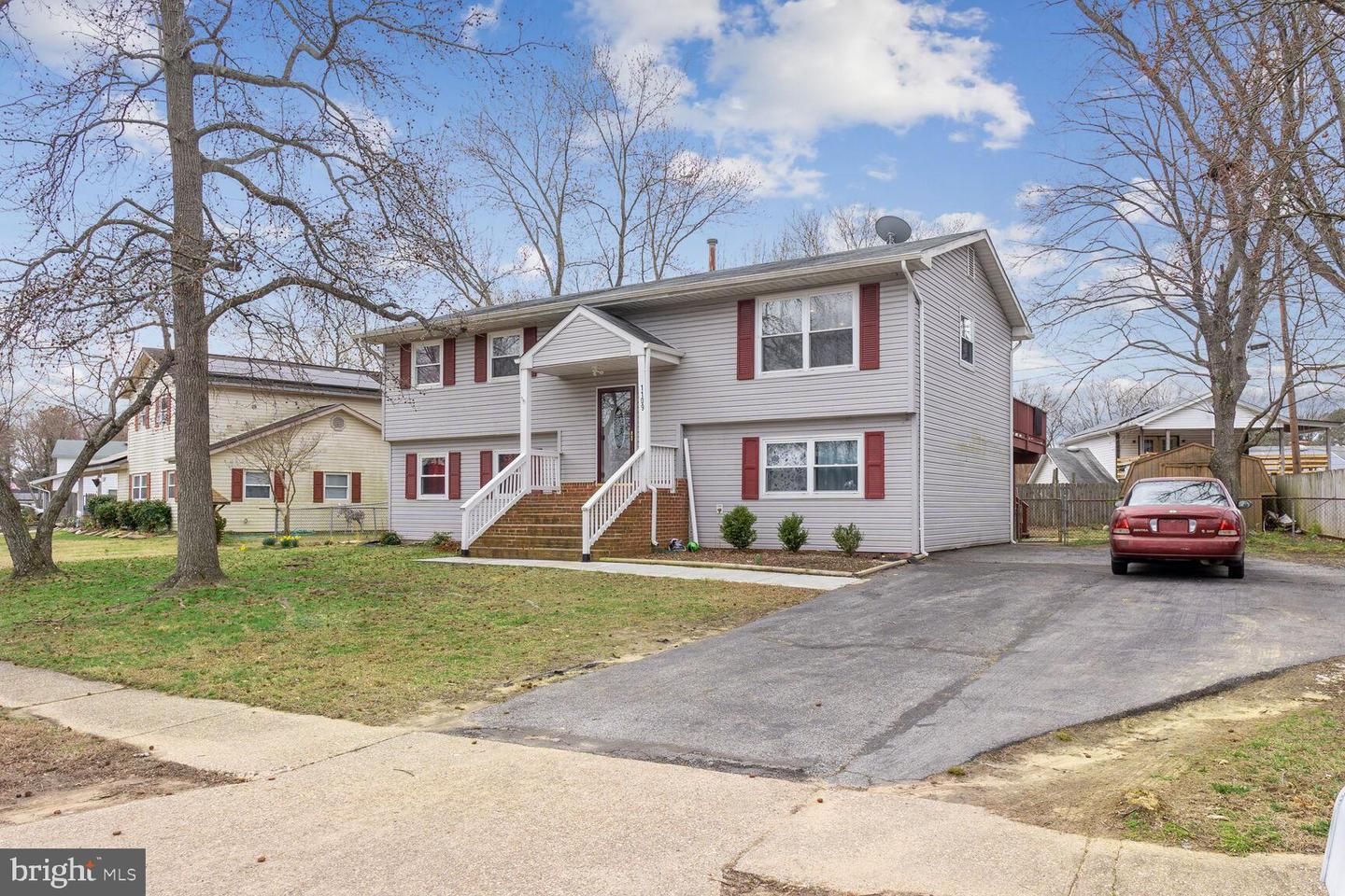 1109 Hamlin Road