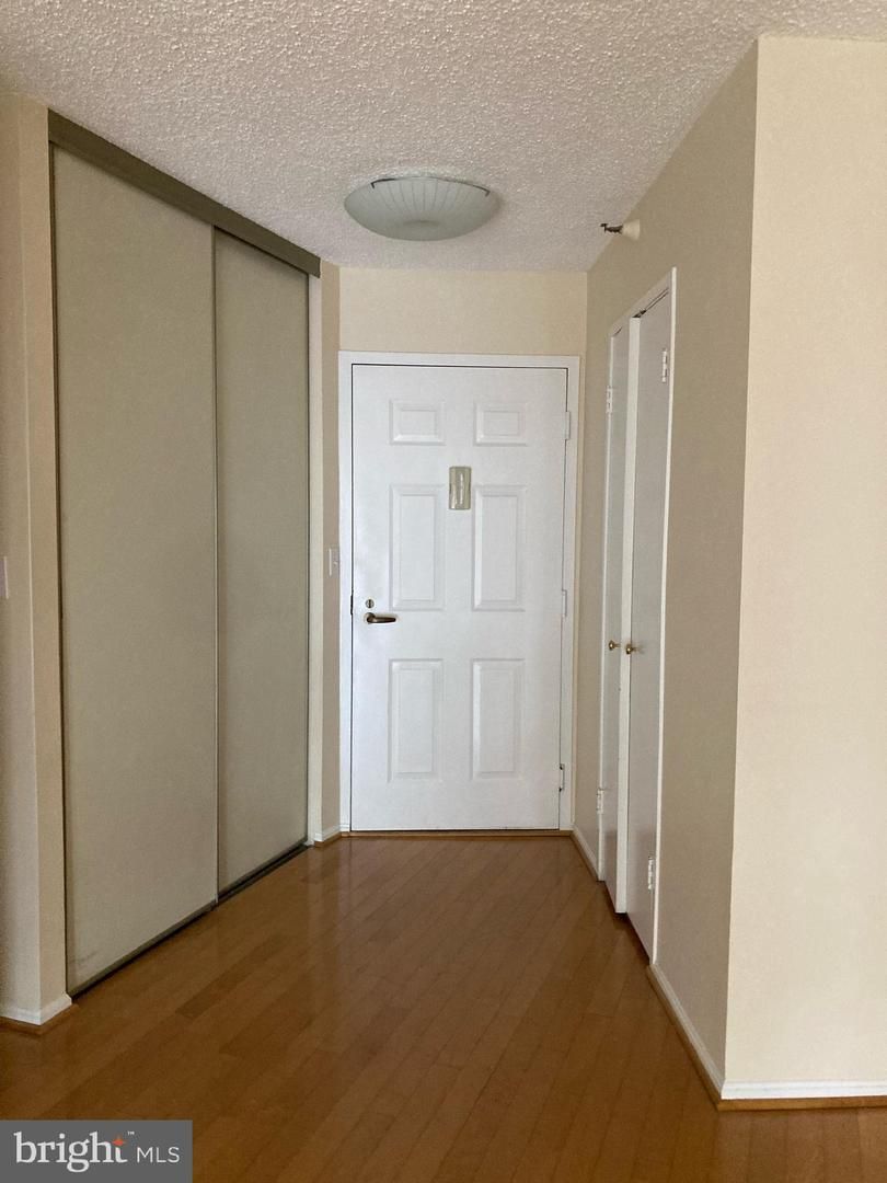 1600 Oak Street N 704