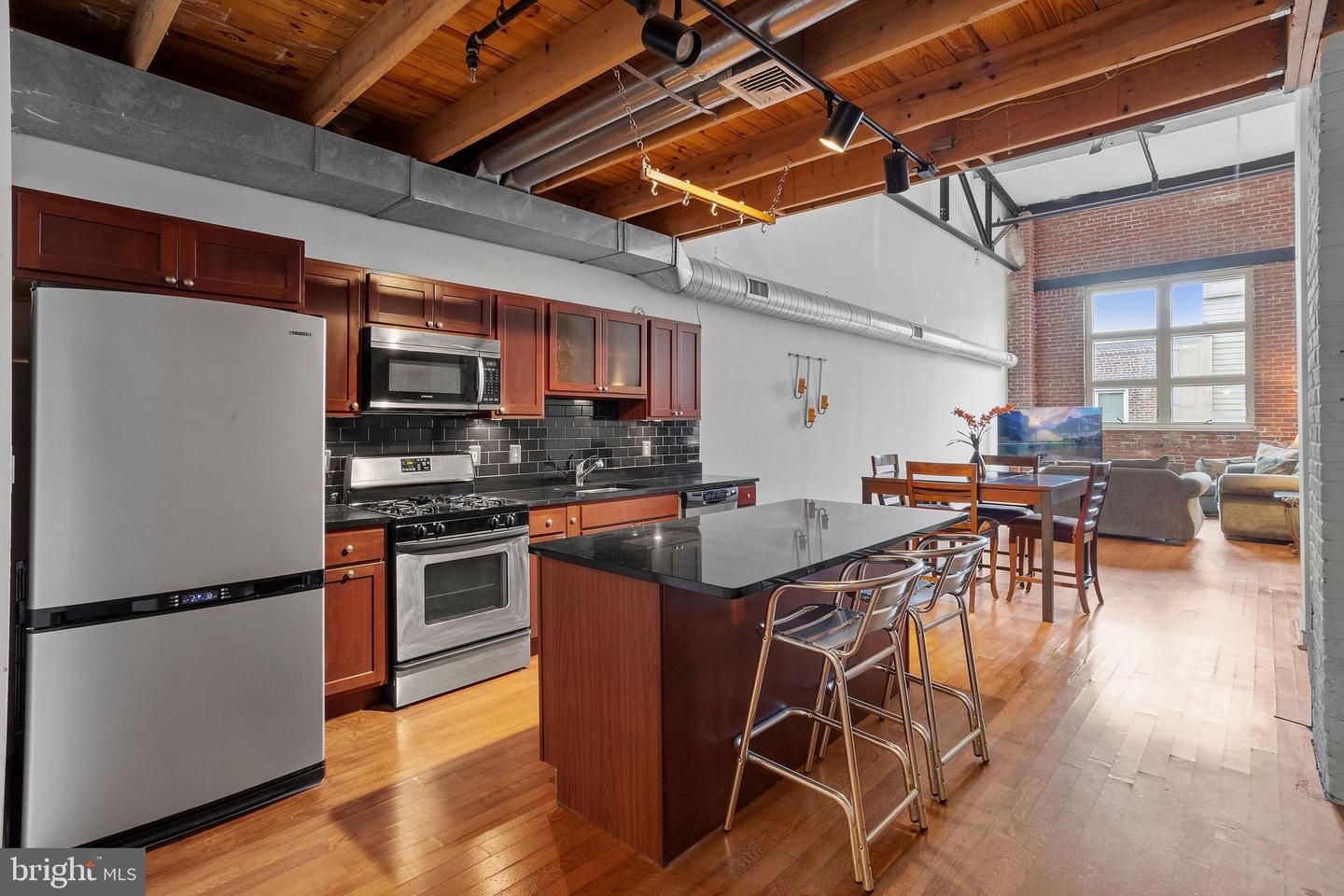 810 N Hancock Street 5