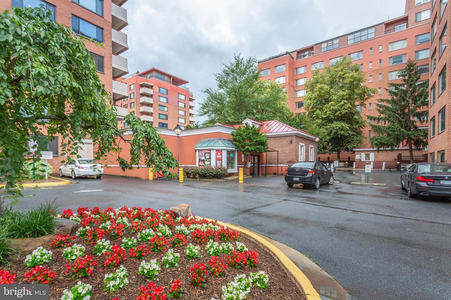 1121 Arlington Boulevard 123