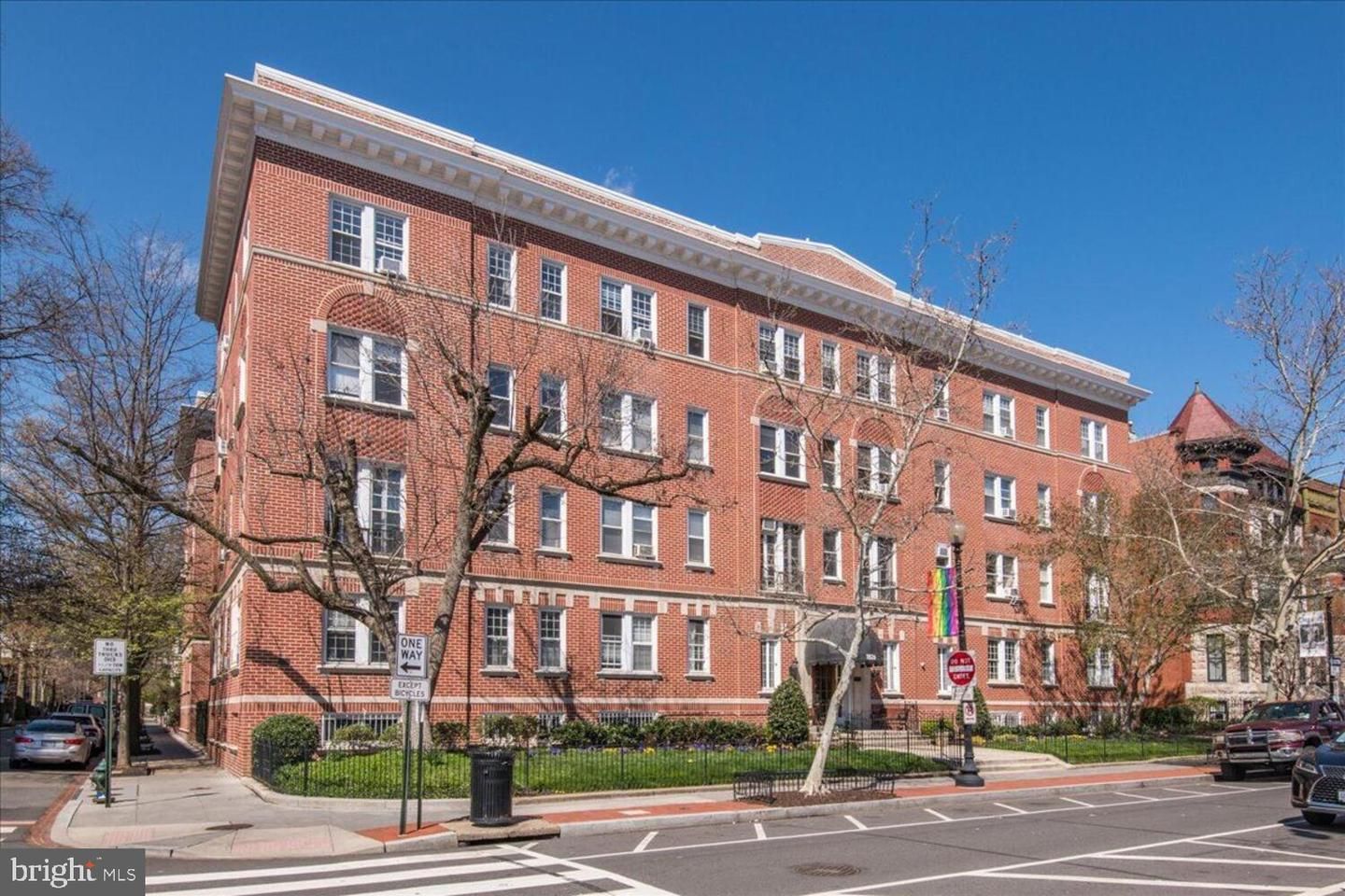 1526 17th Street NW 105