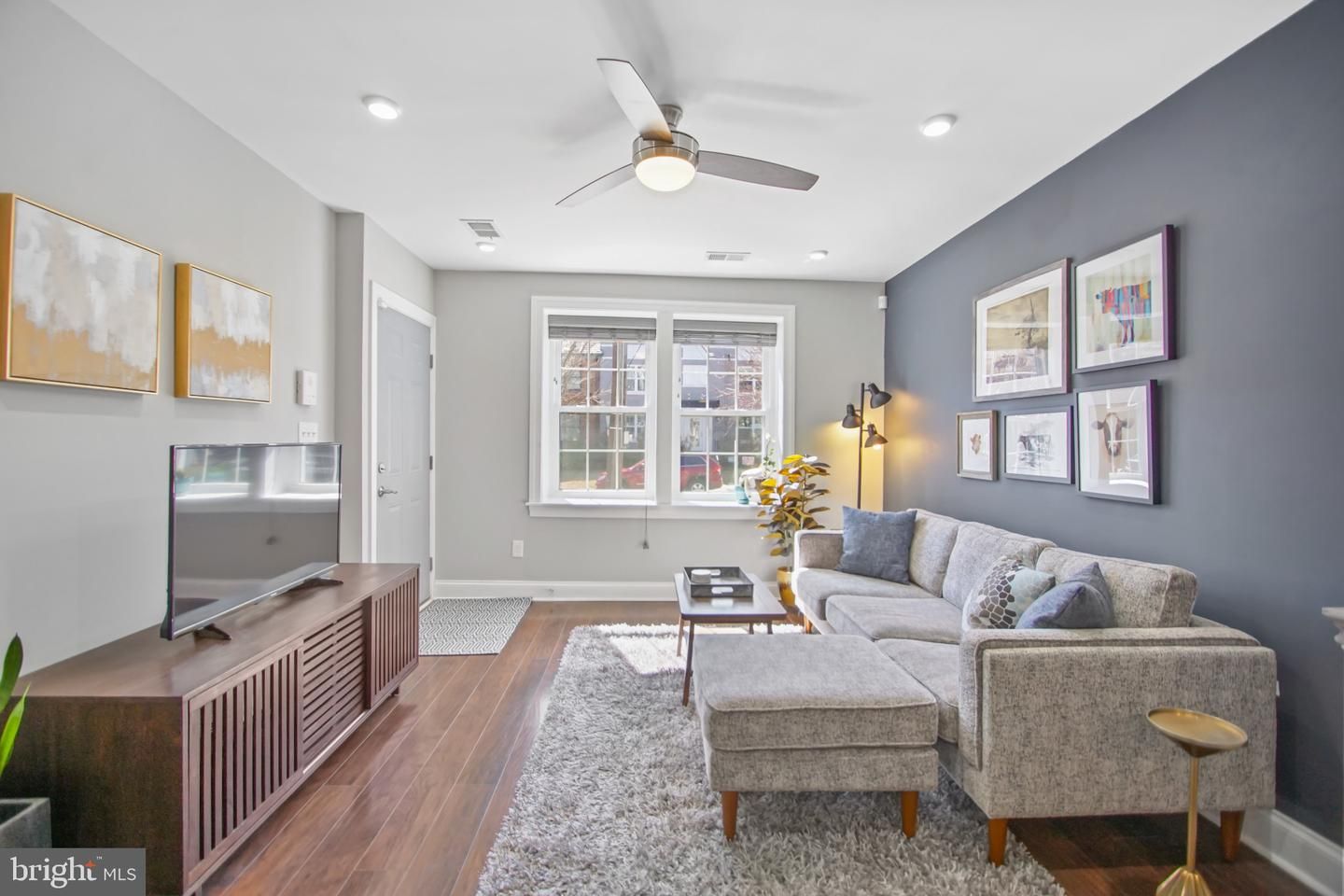 716 Jackson Street NE 1