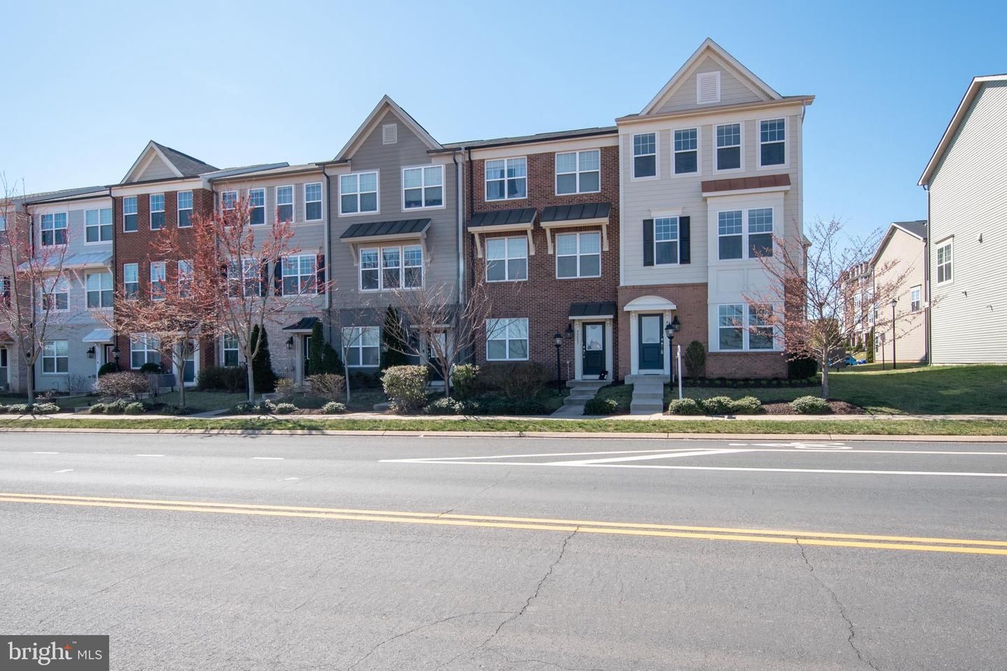 44087 Eastgate View Drive