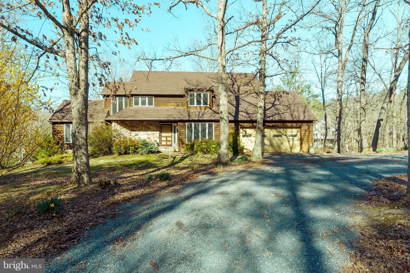 16 Oak Circle