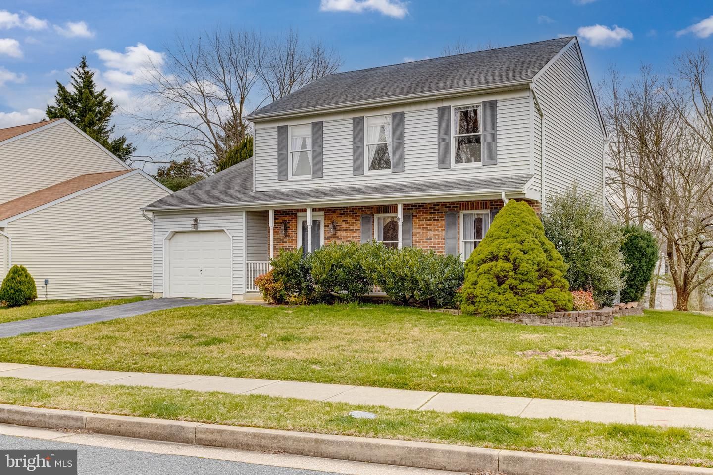 5 Lona Court