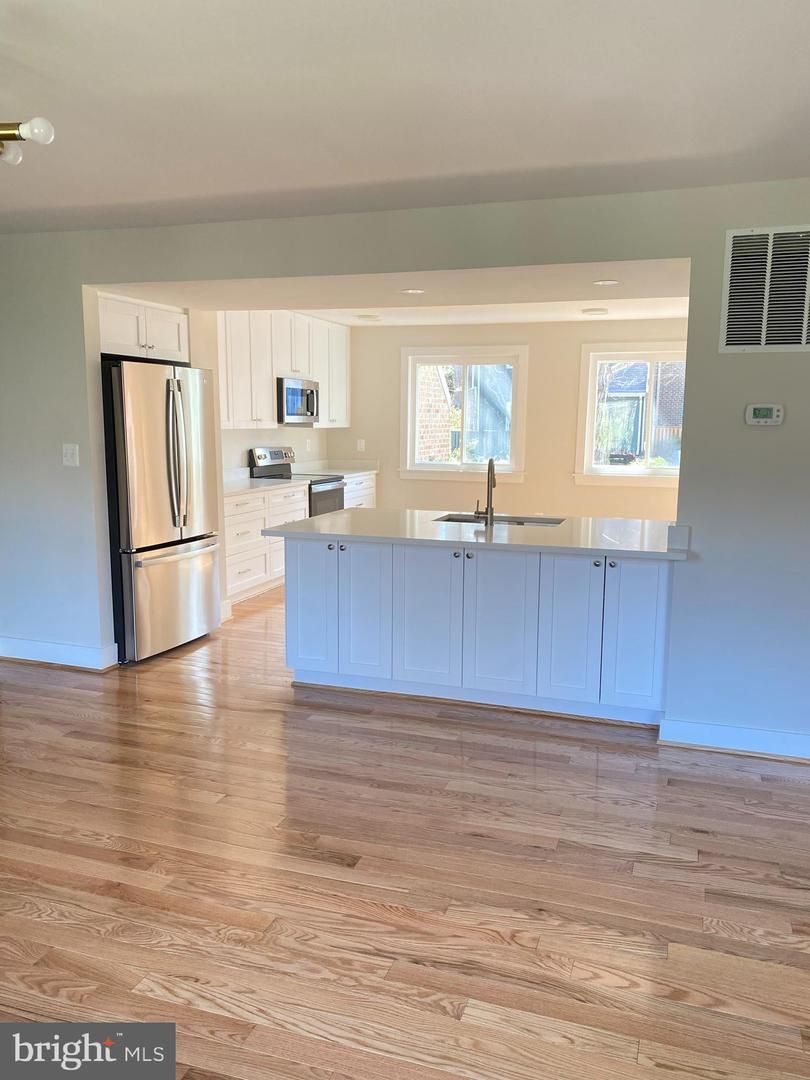 1423 Greenmont Court