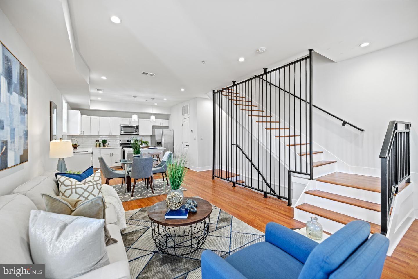 901 Hamilton NW