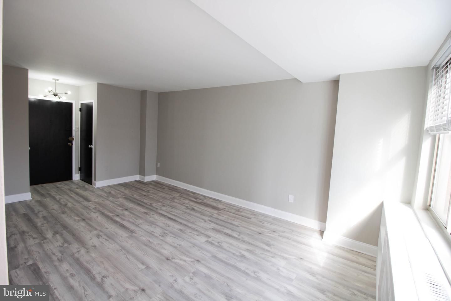 1121 Arlington Boulevard 811